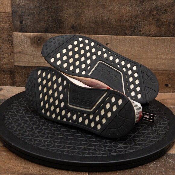 ADIDAS NMD R1 I LOVE DANCE WOMENS ATHLETIC SHOES RUNNING GYM WHITE PINK SIZE 7.5 - Picture 4 of 9